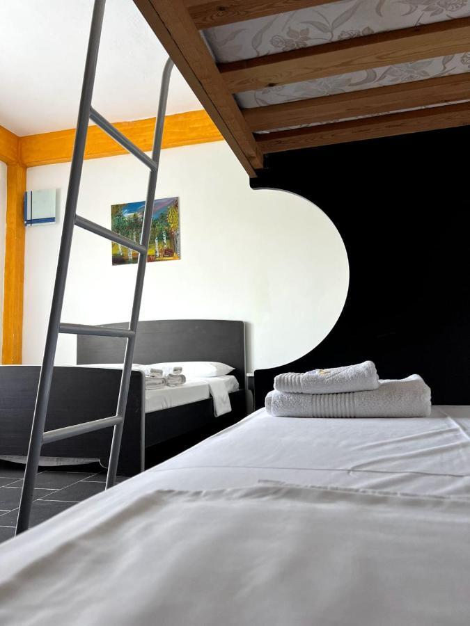Hotel Orikum Bagian luar foto